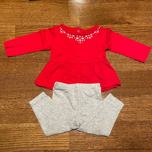 CARTERS outfit - Picture 1 of 1